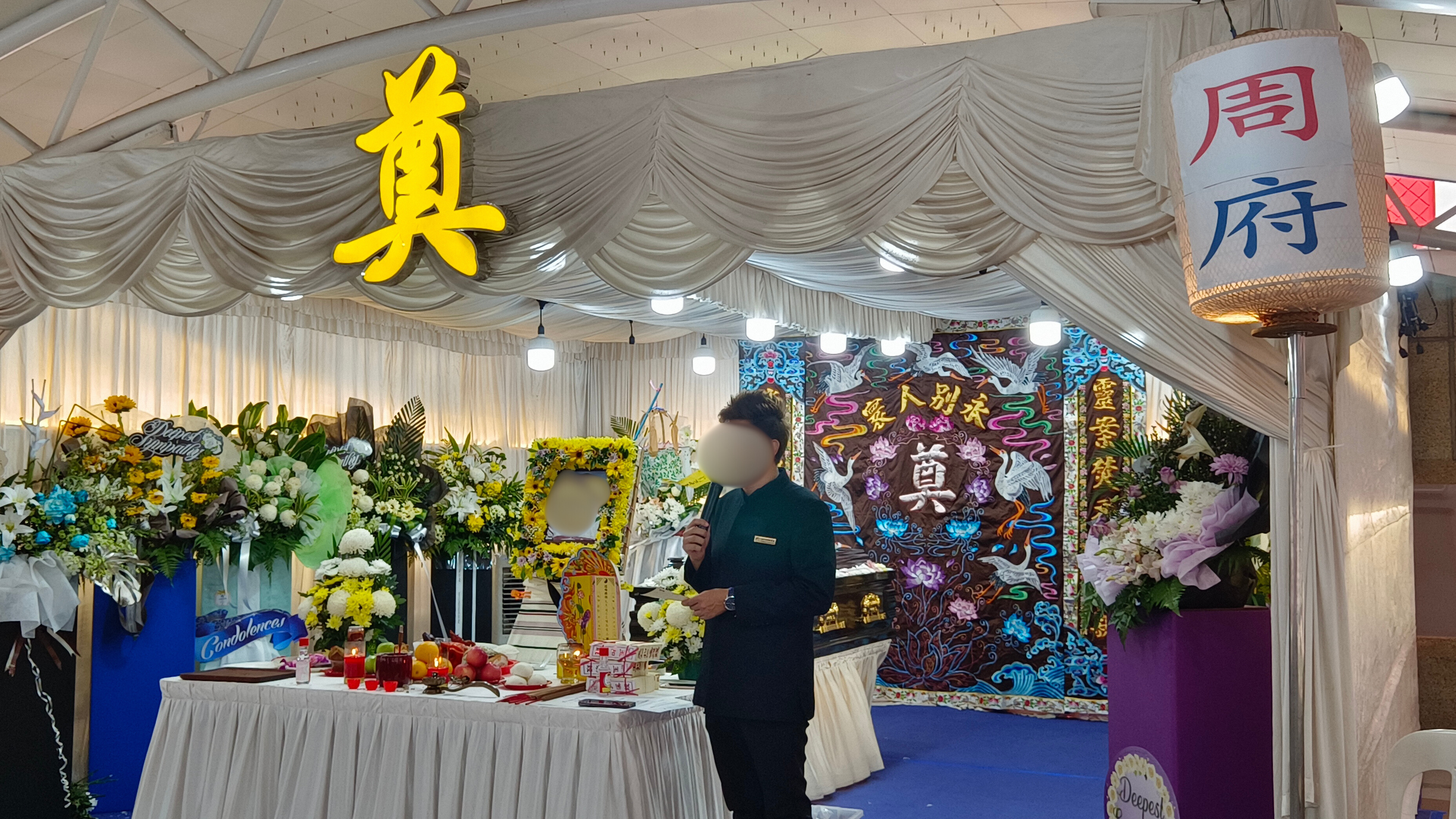 A Cantonese Taoist Funeral is rich in symbolism and respect. Discover four powerful and timeless rituals that define a Cantonese Taoist Funeral.